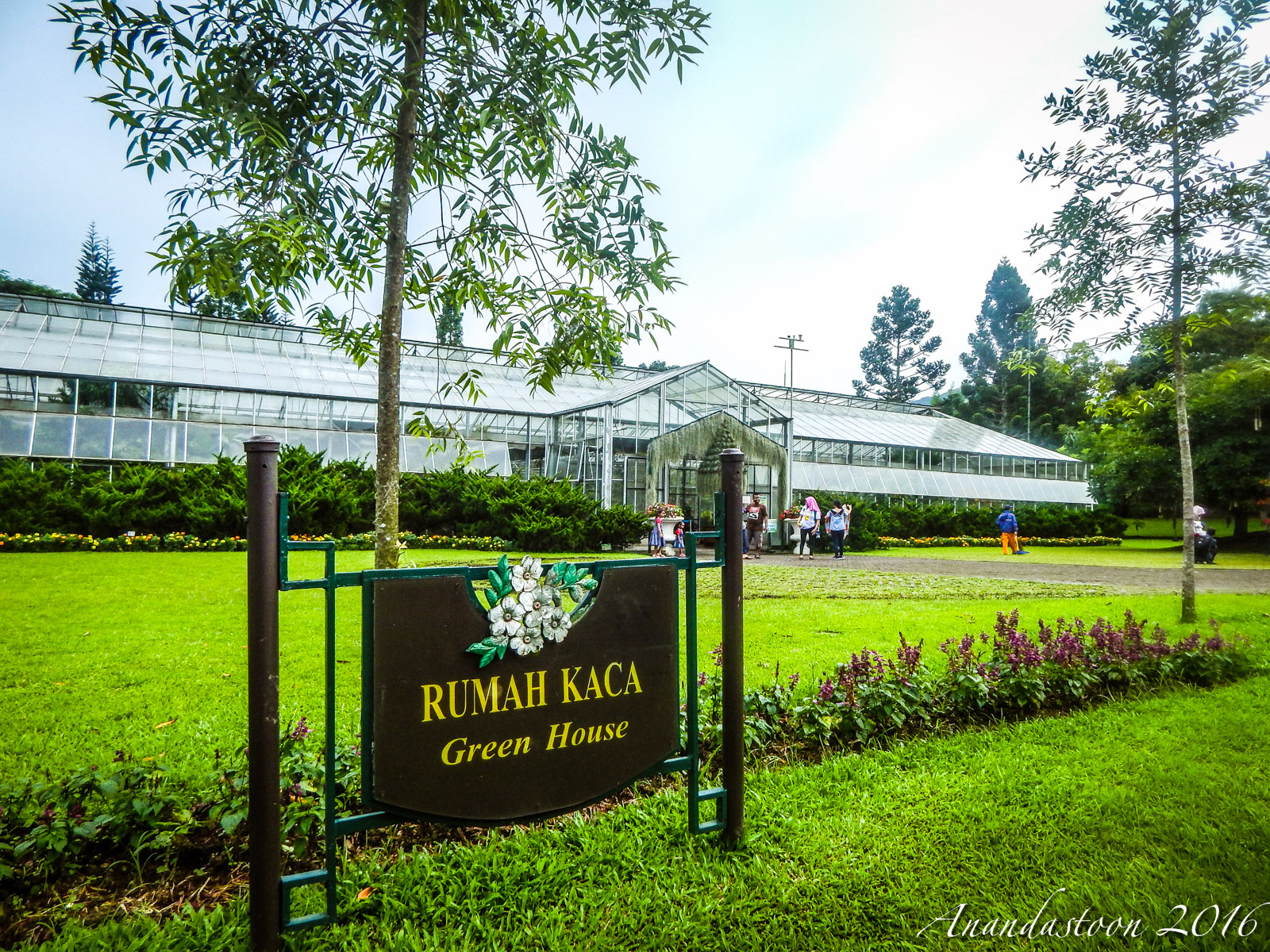 Taman Bunga Nusantara