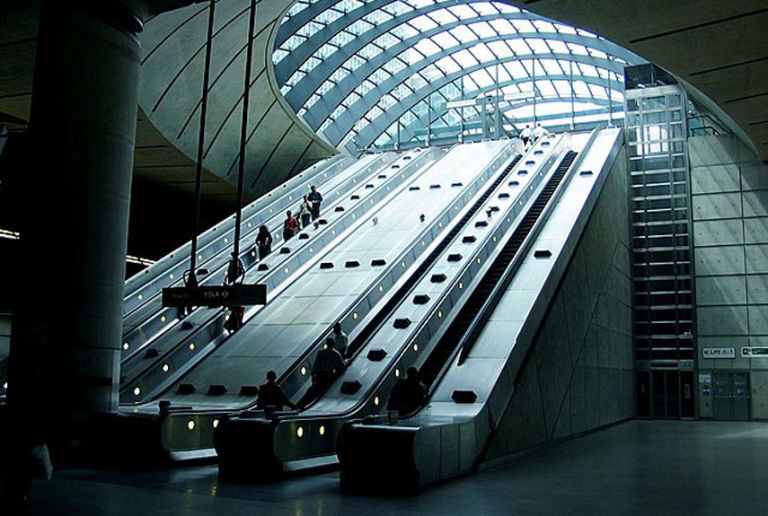 Stasiun Kereta Unik