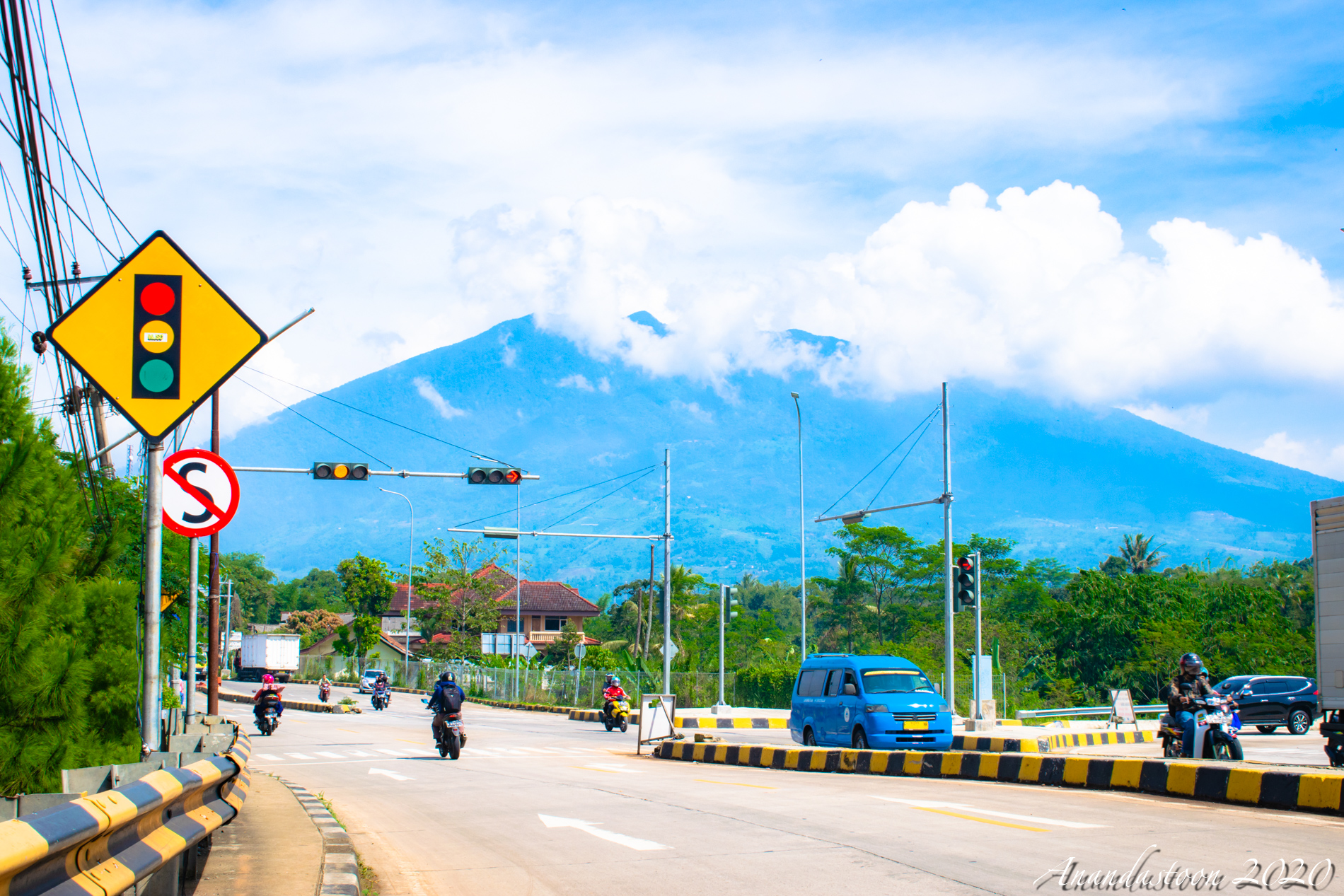 Pantai Tanjung Layar