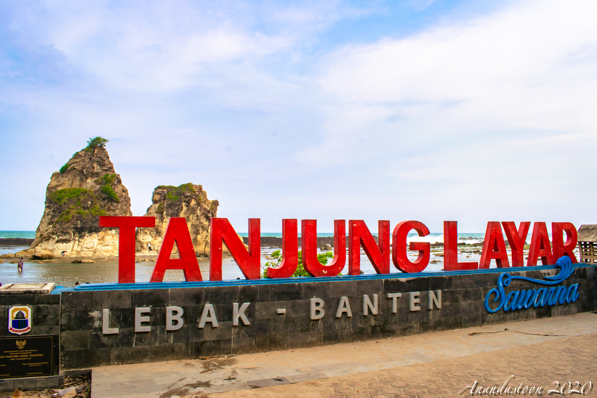 Pantai Tanjung Layar