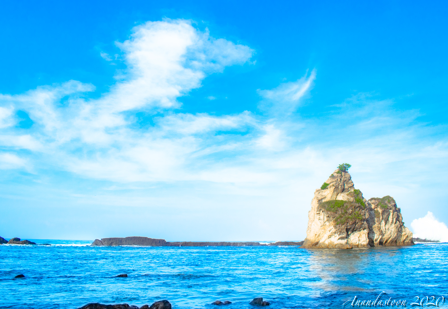 Pantai Tanjung Layar