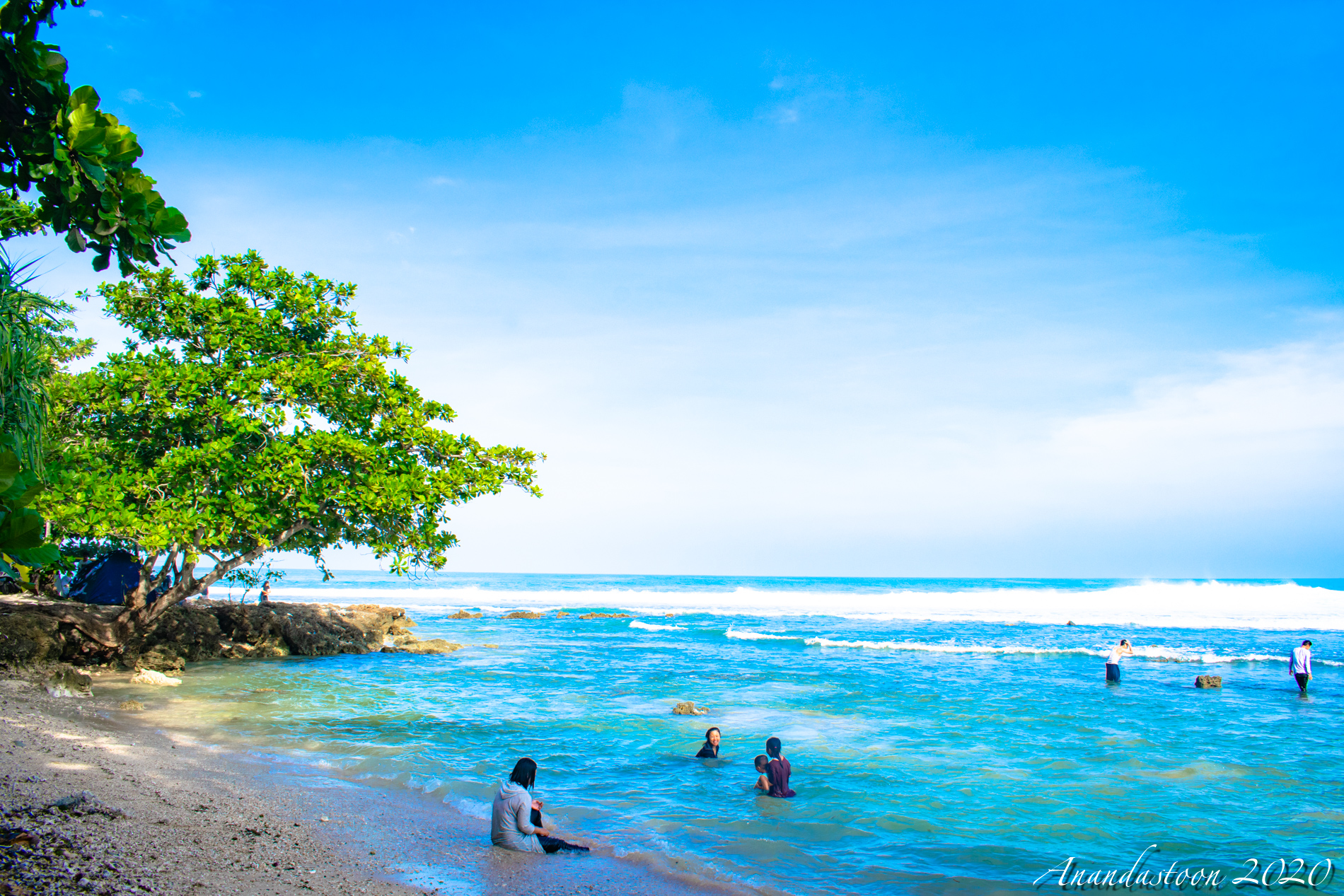 Pantai Tanjung Layar