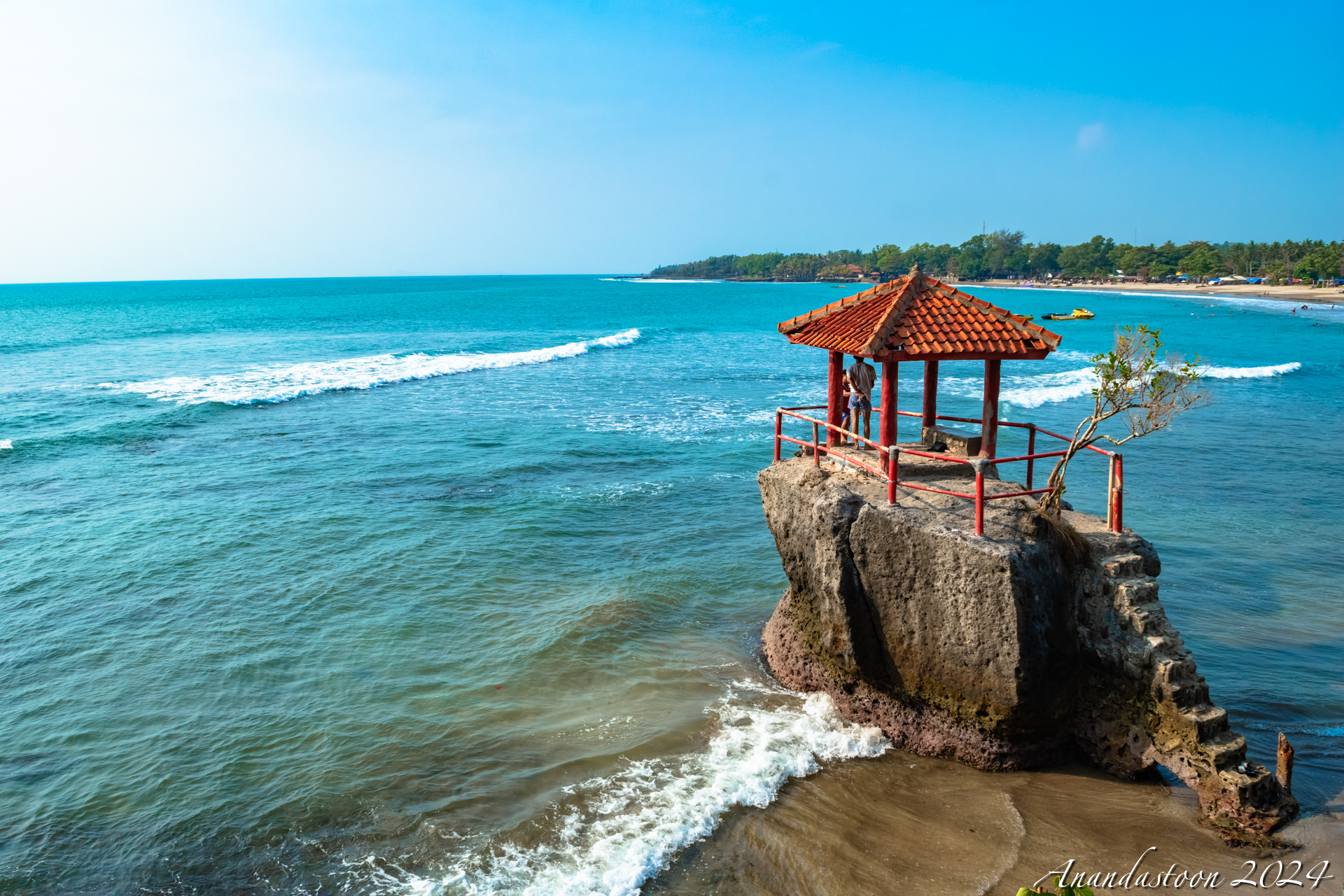 Pantai Karang Bolong