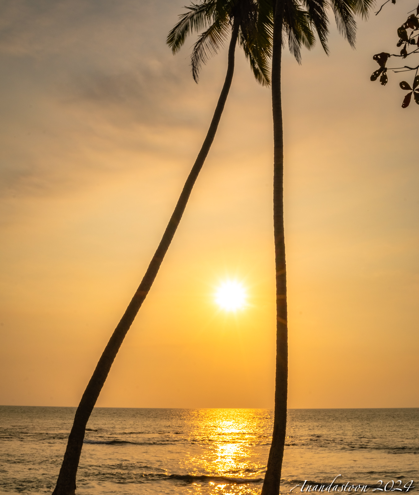 Pantai Karang Bolong